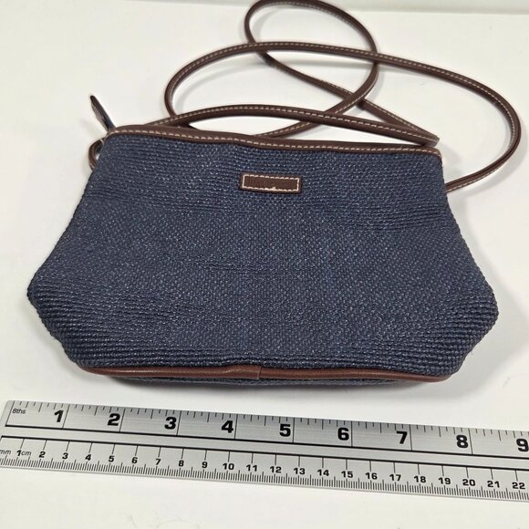 Relic Womens Small Crossbody Shoulder Bag Blue Top Zip Inside Pocket - Picture 2 of 10